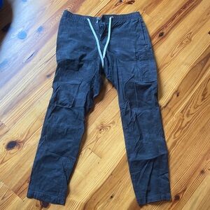 Vuori Men's camo Cargo Pants